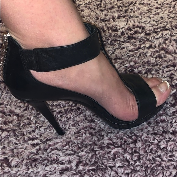 Rachel Zoe black t-strap heels - Picture 5 of 9